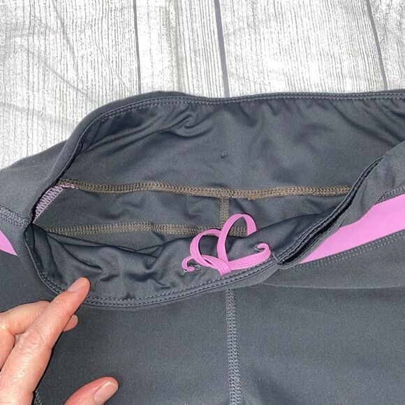 Xersion Capri style compression pants grey w/pink borders sz small women - Picture 4 of 8